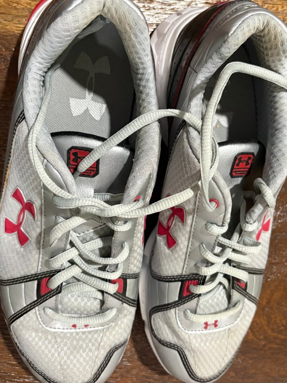Men's Under Armour DCE Gray Red Atletic Running Tennis Shoes Sneaker UA sz 10